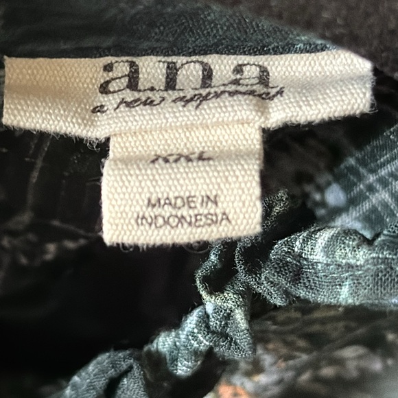 ana Ruffle Blouse - Picture 3 of 4